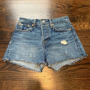 Levi’s Wedgie fit shorts